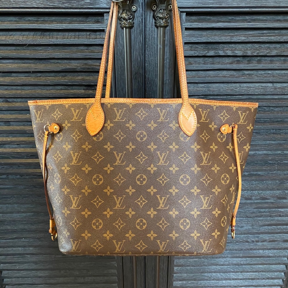 Authentic Louis Vuitton Monaghan Neverfull Bag.